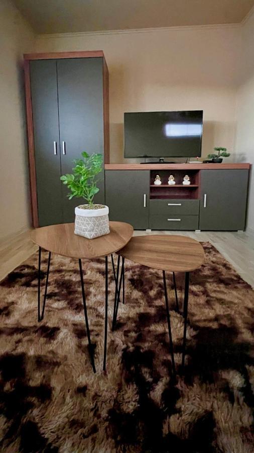 Garzon/ Studio Apartment Sahy Exteriör bild